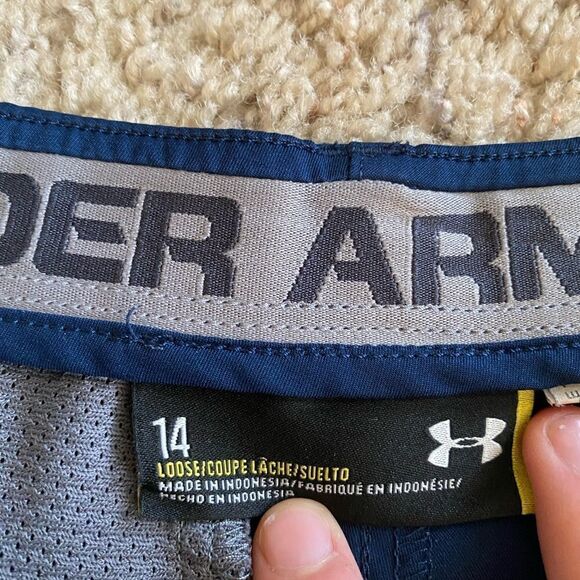 UNDER ARMOUR SIZE 14 DRESS/GOLF SHORTS - Picture 2 of 8